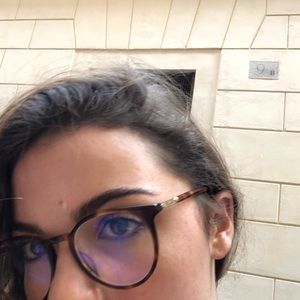 Meet your Posher, Alli